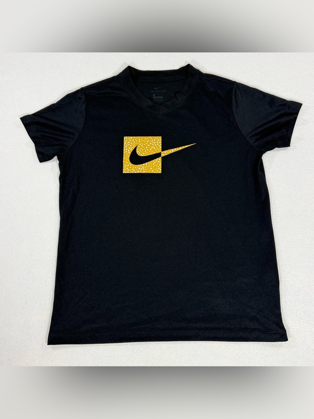 Nike Girls' Dri-Fit Legend Animal Short Sleeve Black Active T Shirt Size Size XL
